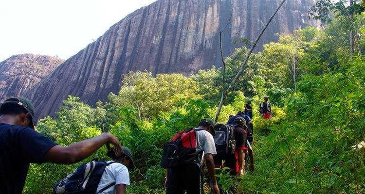 Aventura nocturna en Kitulgala con el campamento borderlands - Beyond Escapes 1