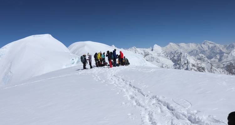 Escalada al pico Mera - White Hill Adventure Treks and Expedition Pvt Ltd 7
