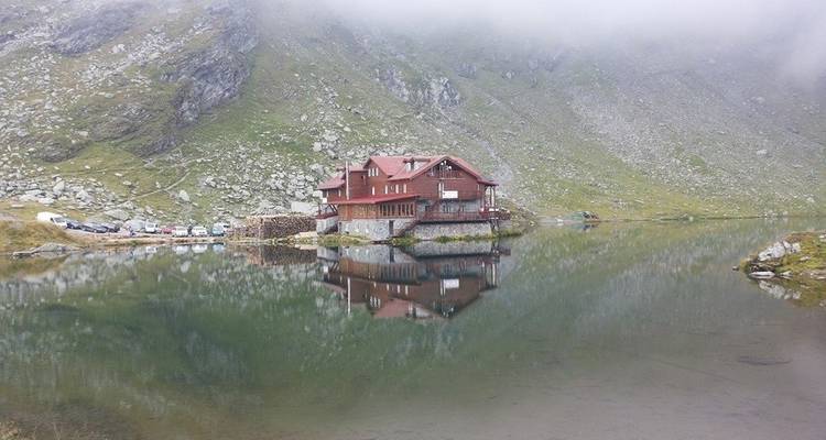 Circuit hivernal en Transylvanie avec l'expérience du sommeil à l'Hôtel de glace de Sibiu - Carpathian Travel Center 10