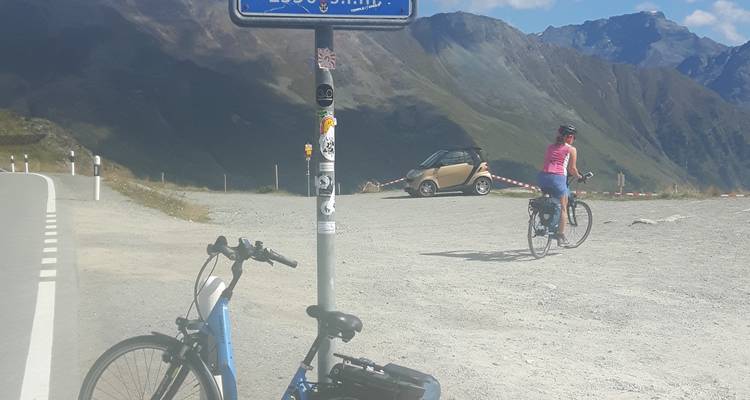 E bike trip Switzerland, Austria and Italy, Guided cycling from Glacier to Garda Lake - Bike Planet Tours 3