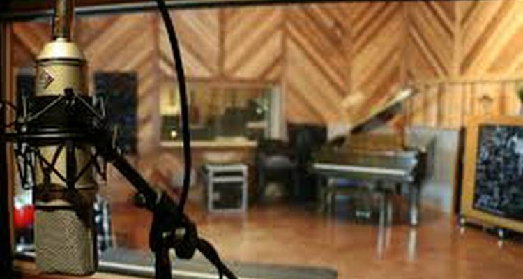 Conoce a los creadores de música - Travelling Time 4