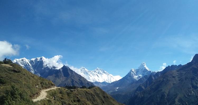 Panoramisch zicht op de Himalaya.