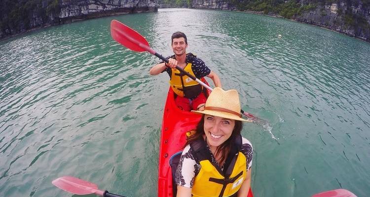 Excursión de 2 días a la relajante bahía de Ha Long con crucero de 4 estrellas y kayak, pesca, fiesta al atardecer,.. - Crossing Vietnam Tour 4