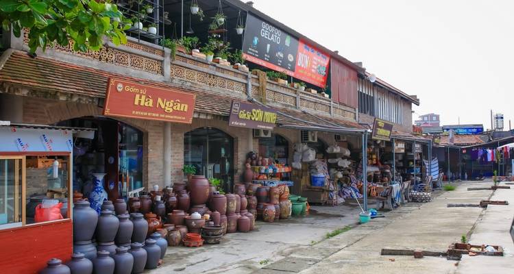 Combo: Aldea antigua de alfareros de Bat Trang en moto - comida callejera en Hanoi - Crossing Vietnam Tour 3