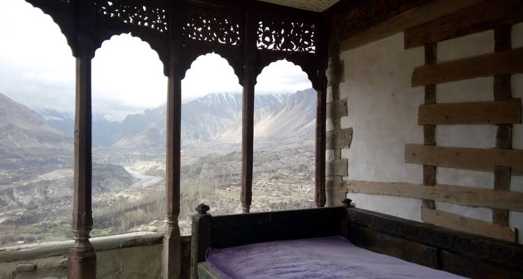 ¡Circuito de 10 días a Hunza, Gojal y el Valle de Shimshal en Flor de Cerezo! - Rock Valley Tours Pvt Ltd 4
