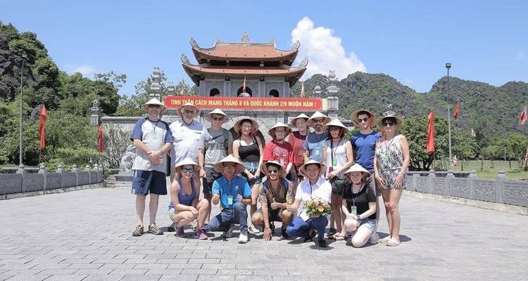 Explora Hoa Lu - Tam Coc - cueva de Mua viaje de día completo con traslado de lujo - Crossing Vietnam Tour 4