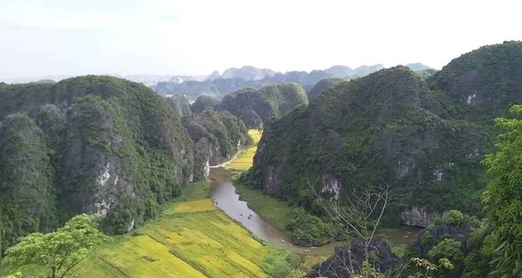 Explora Hoa Lu - Tam Coc - cueva de Mua viaje de día completo con traslado de lujo - Crossing Vietnam Tour 9
