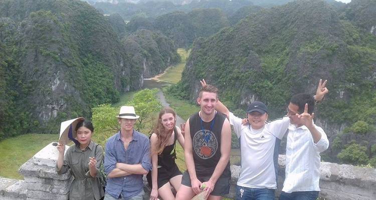 Explora Hoa Lu - Tam Coc - cueva de Mua viaje de día completo con traslado de lujo - Crossing Vietnam Tour 10