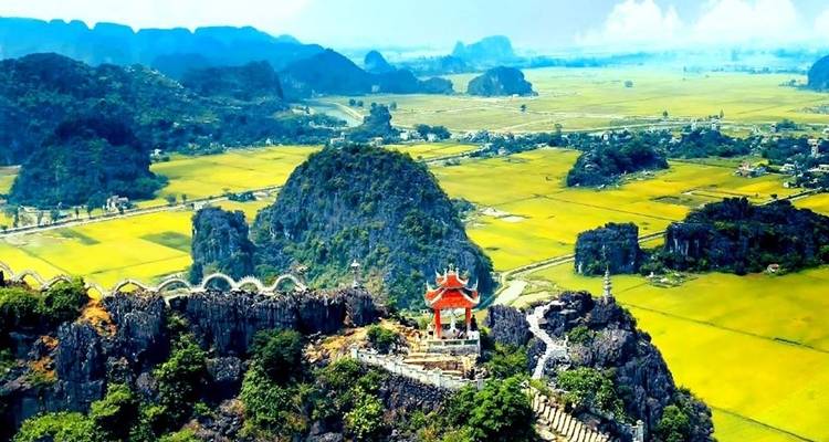 Explora Hoa Lu - Tam Coc - cueva de Mua viaje de día completo con traslado de lujo - Crossing Vietnam Tour 3