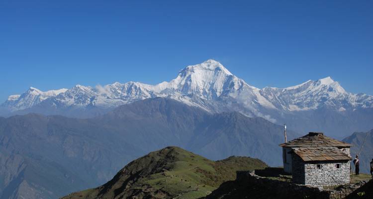 Vue panoramique des Himalayas enneigés.