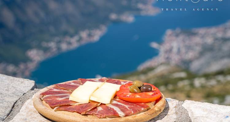 Cómodo viaje al Corazón de Montenegro - Montours  9
