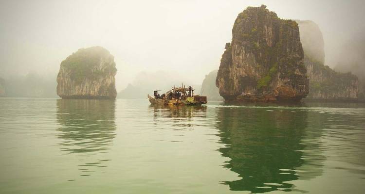 Vietnam Heritage and Tu Lan Cave Encounter Tour 11 Days - Bravo Indochina Tours 2