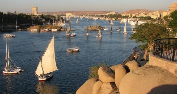 Crucero por el Nilo - 5 días - 4 noches Navegando entre Luxor y Asuán Alto Egipto -  Ibermundo Travel Egypt 9