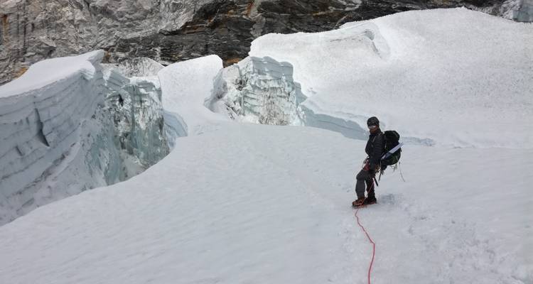 Escalade du Nirekha Peak au Népal - Nepal Guide Treks & Expedition P.ltd 1