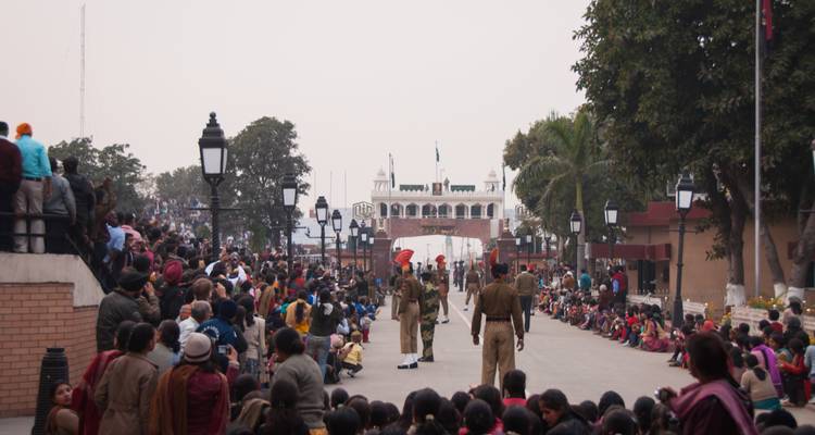 Famous 8 Days Golden Triangle Tour with Mystical Golden Temple of Amritsar(ALL INCLUSIVE) - Travel Con 2