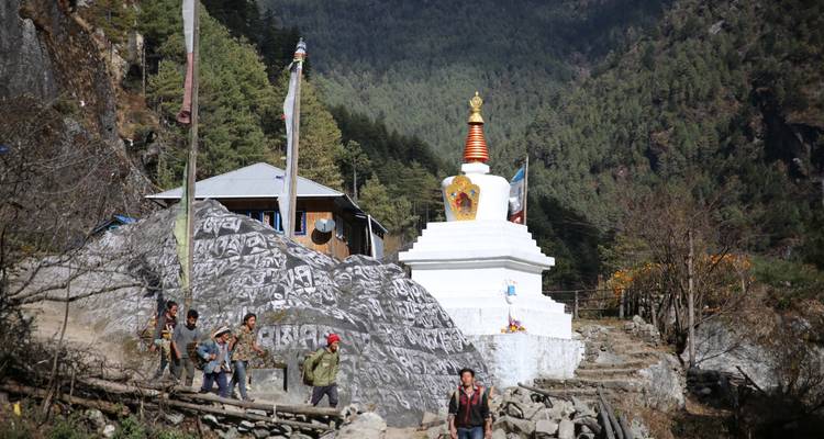 Everest Base Camp via Gokyo Lakes - Travel Max Guide 1