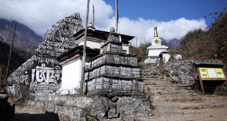 Trek des hauts cols de l'Everest - Travel Max Guide 2