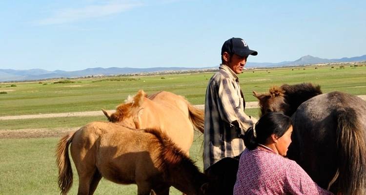 Overland  Explore Mongolia Tour - View Mongolia Travel 3