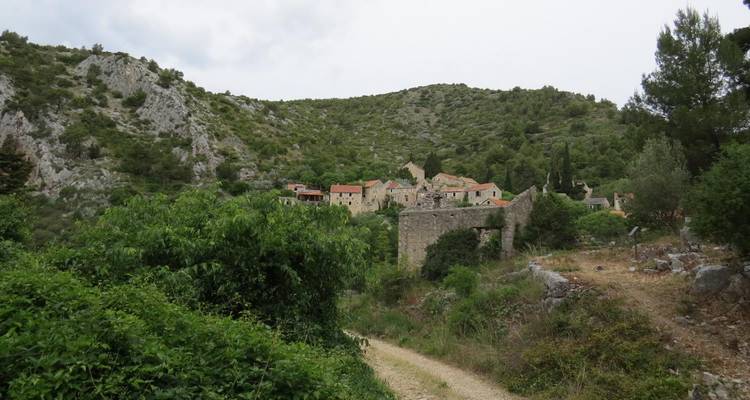 Island hopping walking tour Split to Dubrovnik - Fiore Tours 9