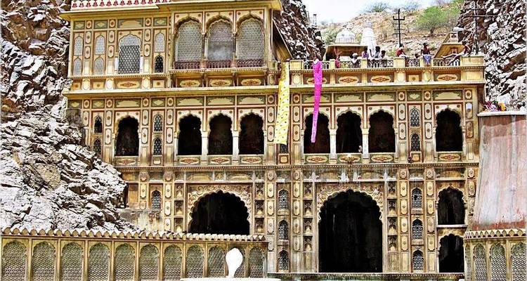 Classic Golden Triangle – Delhi, Jaipur & Agra (5 Days / 4 Nights) - MTA Destination Management Company 8