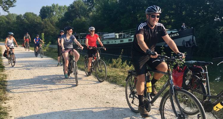 Bruges - Brugge à Paris, Bike et; Barge en Belgique et en France - Feniks Charter 2