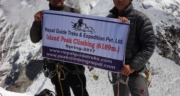Isla de los Tres Picos Lobuche y Kyajo Ri - Nepal Guide Treks & Expedition P.ltd 6