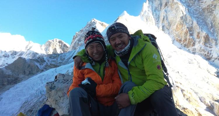 Isla de los Tres Picos Lobuche y Kyajo Ri - Nepal Guide Treks & Expedition P.ltd 8