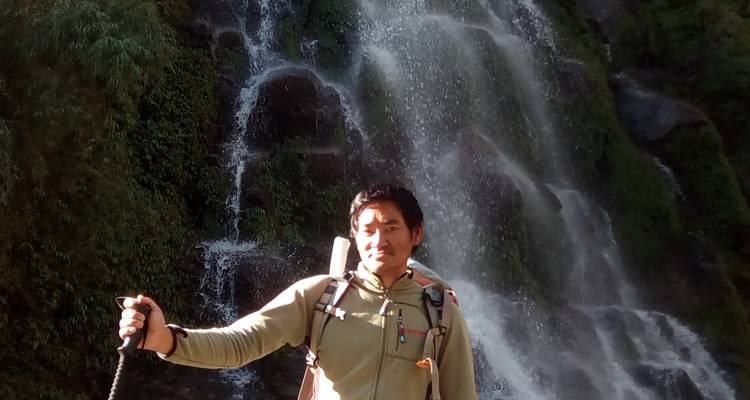 Isla de los Tres Picos Lobuche y Kyajo Ri - Nepal Guide Treks & Expedition P.ltd 3