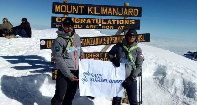 Conquista el Kilimanjaro: Circuito de 7 Días por la Ruta Escénica del Rongai - Maasai African Guides and DMC Ltd 1