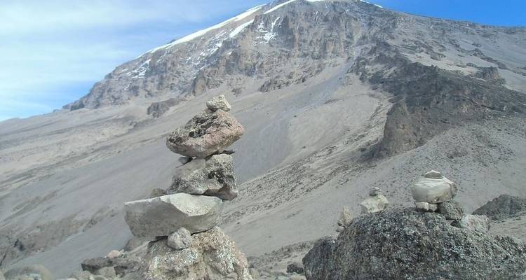 Ascender a la cima del Pico Uhuru por la ruta Umbwe - Maasai African Guides and DMC Ltd 6