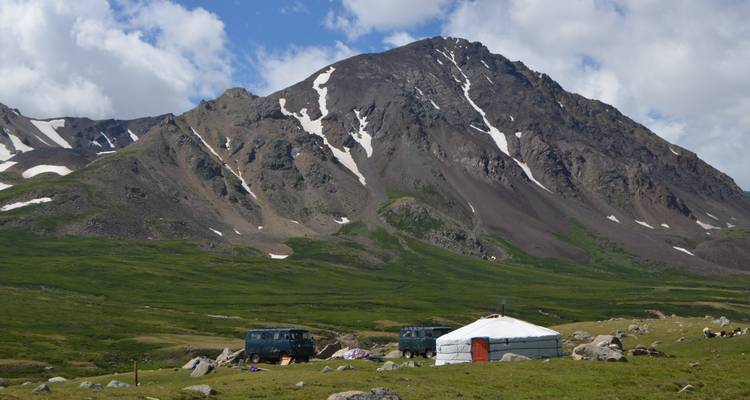 Trekking in the Altai Mountains of Mongolia - Discover Altai 4