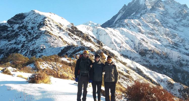 Vista del valle de la Cola de Pez, excursionismo en alojamiento Mardi Himal - Sherpa Expedition & Trekking Pvt. Ltd. 2