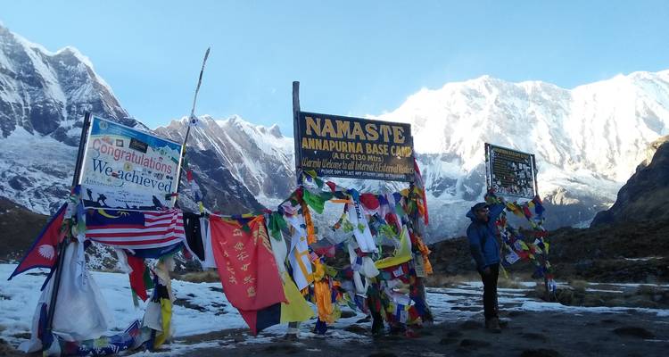Excursionismo en privado al campamento base del Annapurna - 7 días - White Hill Adventure Treks and Expedition Pvt Ltd 1