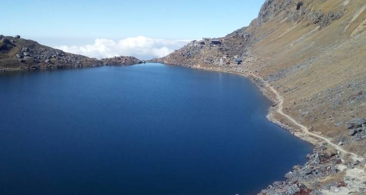 Valle de Langtang con el circuito de Helmbu a través del lago Goshainkunda - 13 días - White Hill Adventure Treks and Expedition Pvt Ltd 4