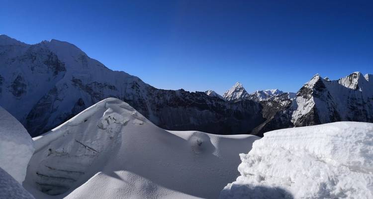 Expedición al pico de la isla vía EBC - World Himalayan Destination Pvt Ltd 10