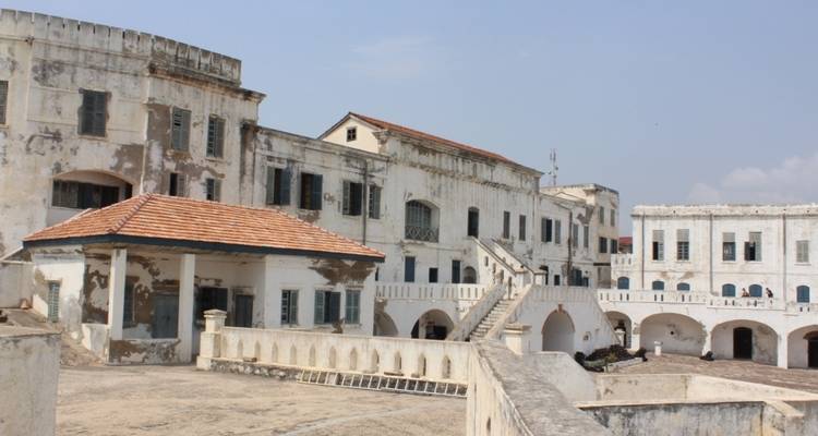 Volta to Nzulezu Tour in Ghana - Eyali Tours 3