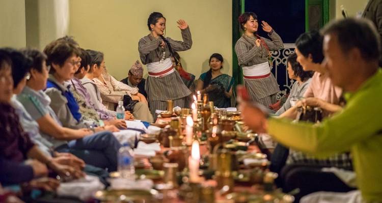 Cena típica nepalí con espectáculo de danza cultural - Liberty Holidays 4