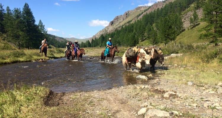 8 jours d'excursion à cheval dans les huit lacs - TTRMongolia 8