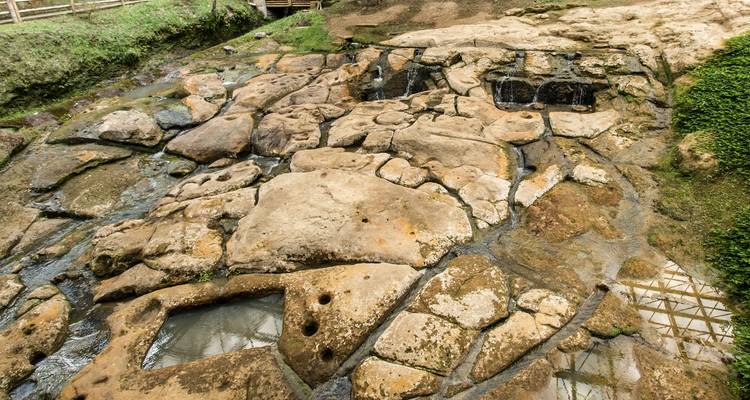 Formation naturelle de roche et d'eau.