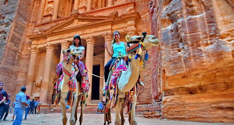 Circuit de deux jours en groupe - Petra, Wadi Rum et Mer Morte depuis Amman - Jordan Private Tours and Travel 9