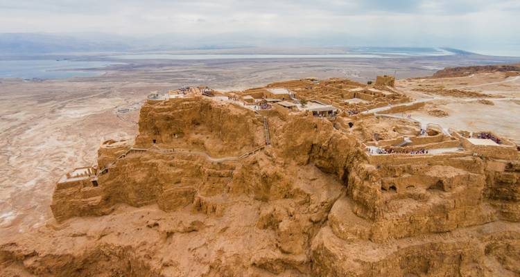 Luftaufnahme der antiken Befestigungsanlage im Nationalpark Masada.