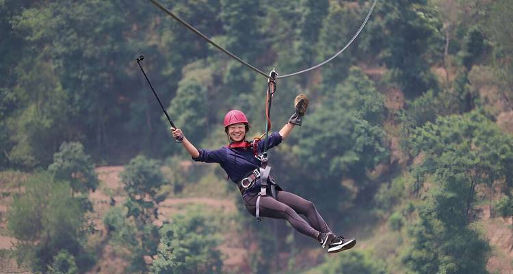 Expérience unique de la tyrolienne à Dhulikhel - Liberty Holidays 3