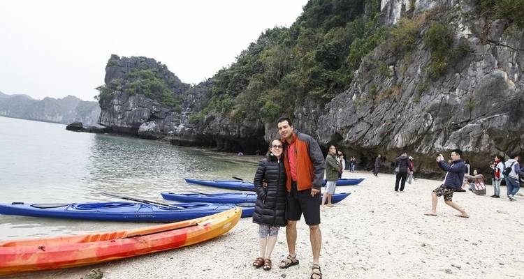 Excursion d'une journée dans la baie de Lan Ha avec kayak, cours de cuisine et soirée au coucher du soleil - Crossing Vietnam Tour 6