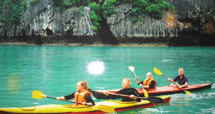 Excursion d'une journée dans la baie de Lan Ha avec kayak, cours de cuisine et soirée au coucher du soleil - Crossing Vietnam Tour 8