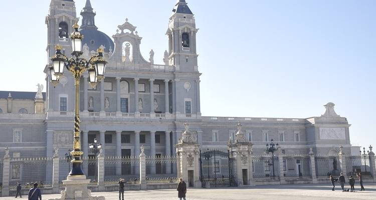 Madrid: Experiencia cultural con visita de medio día a Toledo, excursión por la ciudad - Destination Services Spain 2