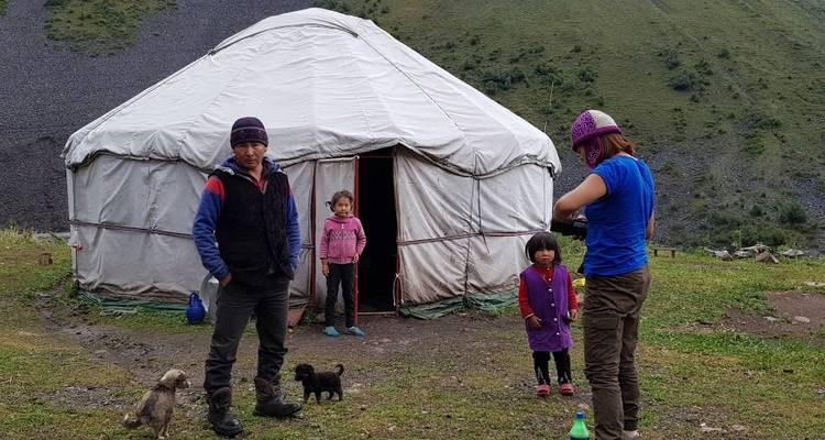 Au bord du lac de perles Ysyk- Kul - Nomads Yurt 7