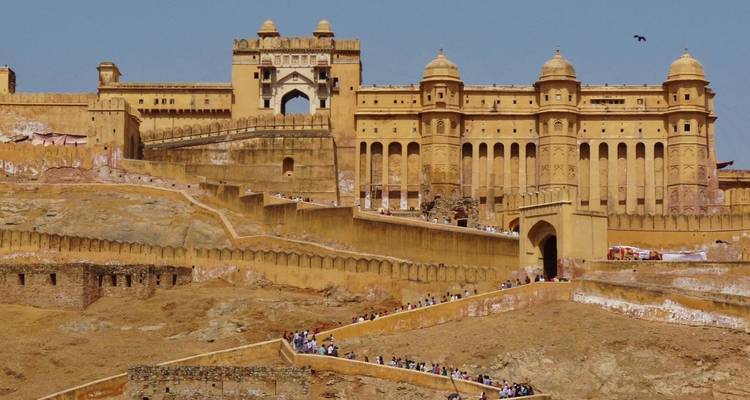 Amber Fort met menigten in Rajasthan