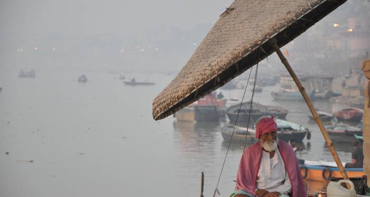 Descubrimiento de la sagrada Varanasi - Agora Voyages OPC Pvt Ltd 4