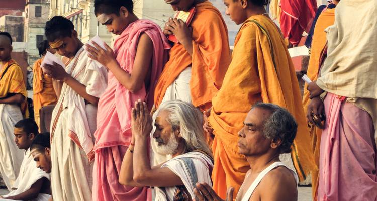 Descubrimiento de la sagrada Varanasi - Agora Voyages OPC Pvt Ltd 7