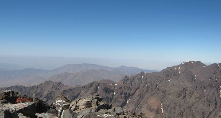 Haz senderismo por el pico más alto del norte de África monte Toubkal 4167 - Morocco Mountain Guides 10